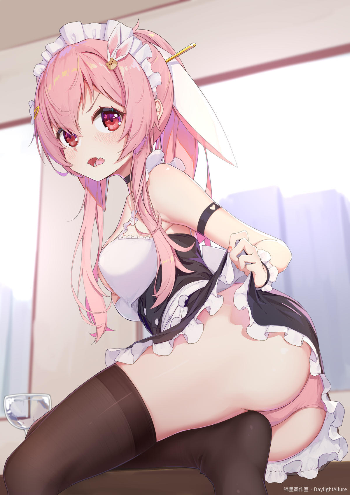 女仆白桃